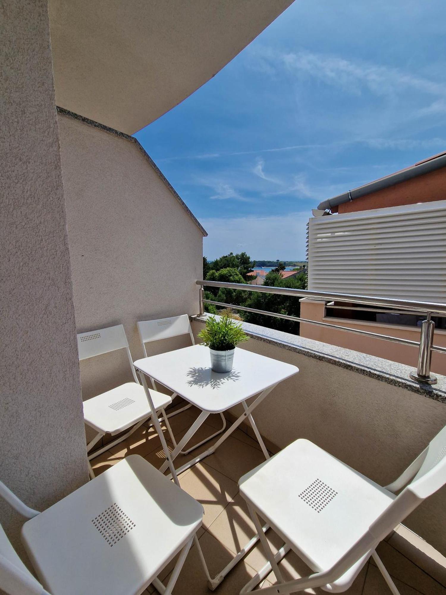 Avada Premium Apartment Novalja Luaran gambar